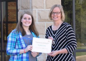 Elizabeth Lasley Receives Scholarship